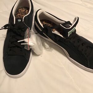 Puma Men's Black and White Sneakers